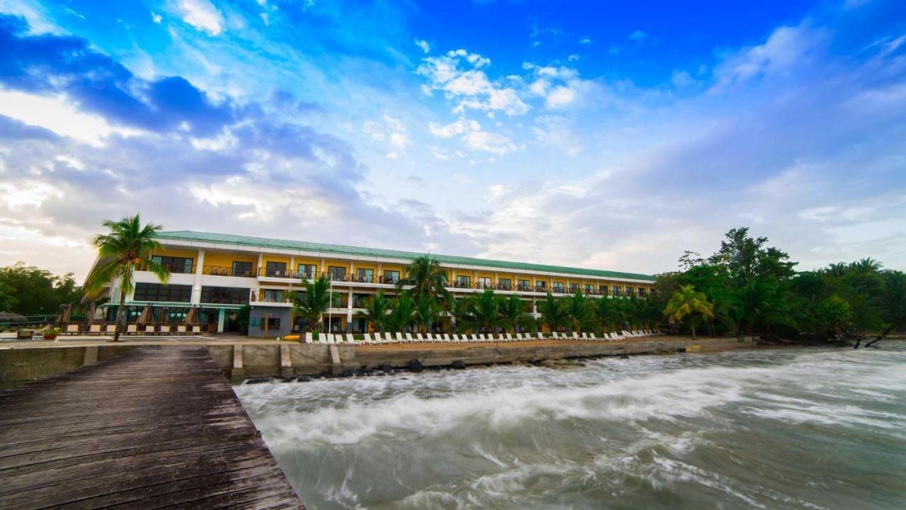 Playa Tortuga Hotel And Beach Resort Bocas Town Ngoại thất bức ảnh